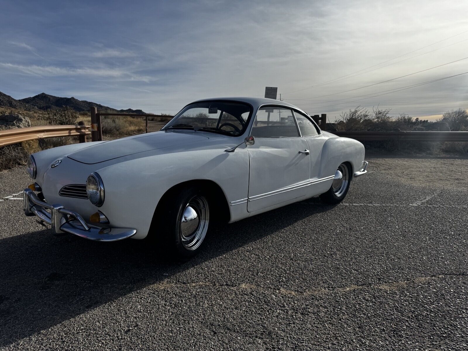 Volkswagen-Karmann-Ghia-Coupe-1965-11