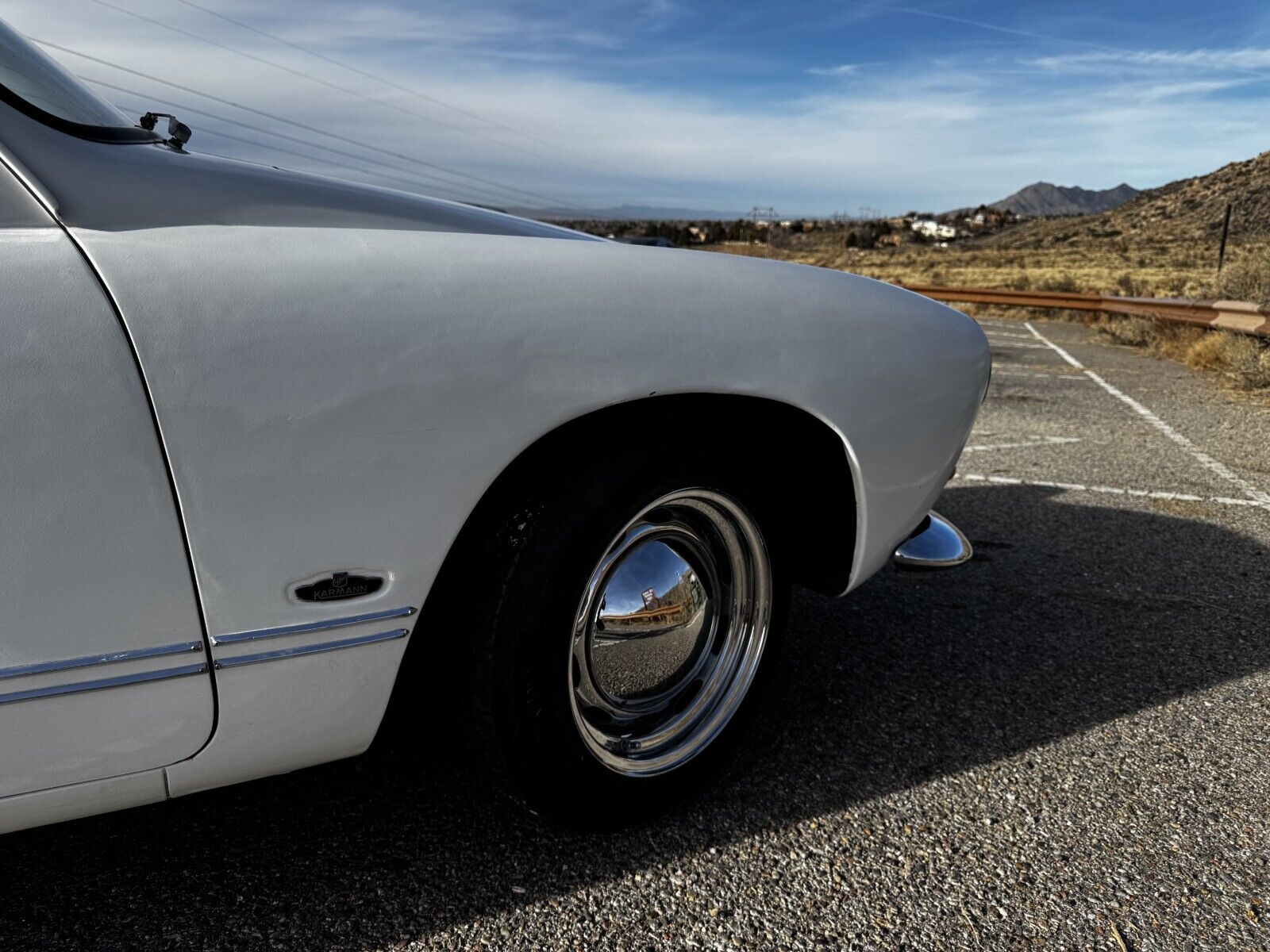 Volkswagen-Karmann-Ghia-Coupe-1965-15