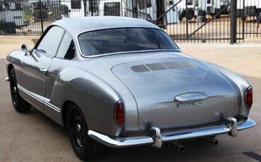 Volkswagen-Karmann-Ghia-Coupe-1965-4