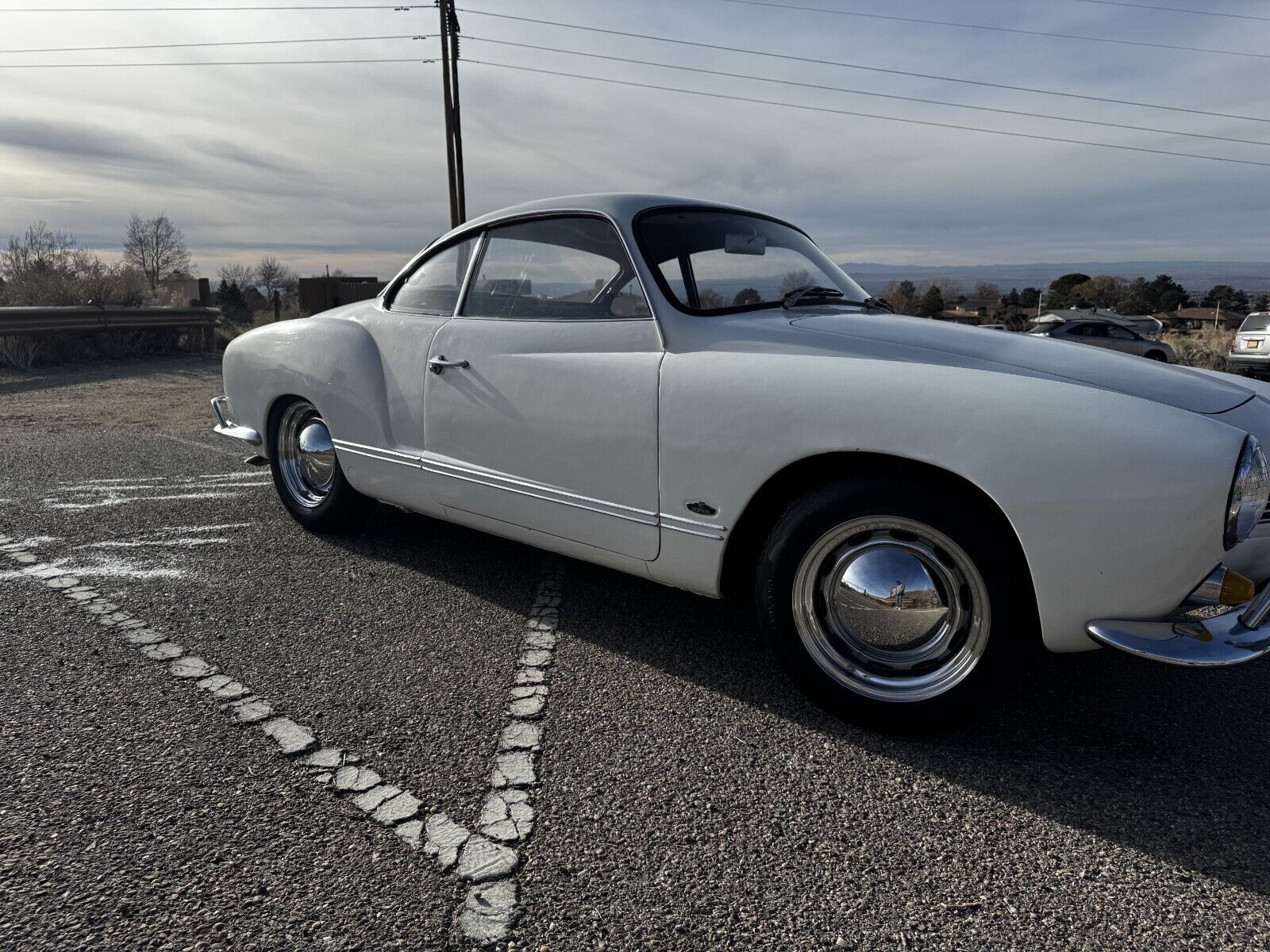 Volkswagen-Karmann-Ghia-Coupe-1965-6