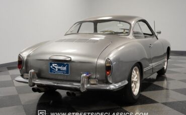 Volkswagen-Karmann-Ghia-Coupe-1969-11