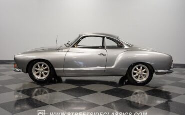 Volkswagen-Karmann-Ghia-Coupe-1969-2