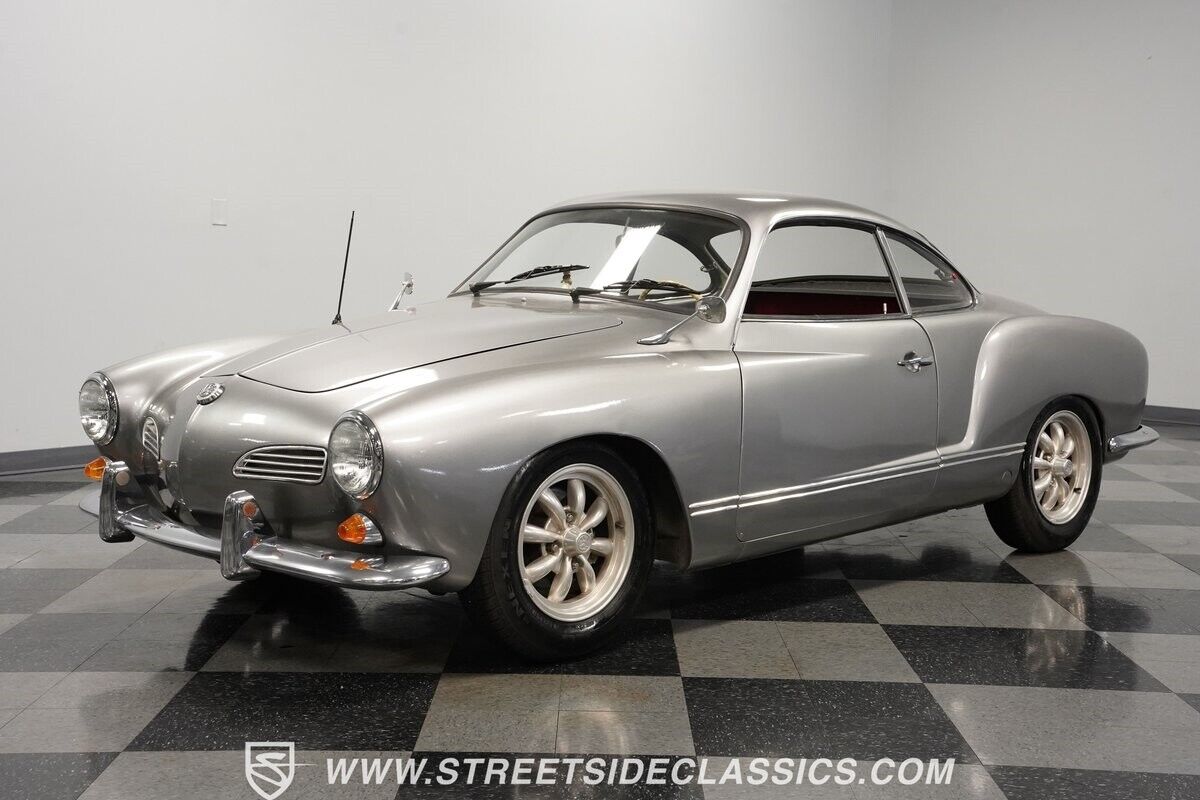 Volkswagen-Karmann-Ghia-Coupe-1969-5