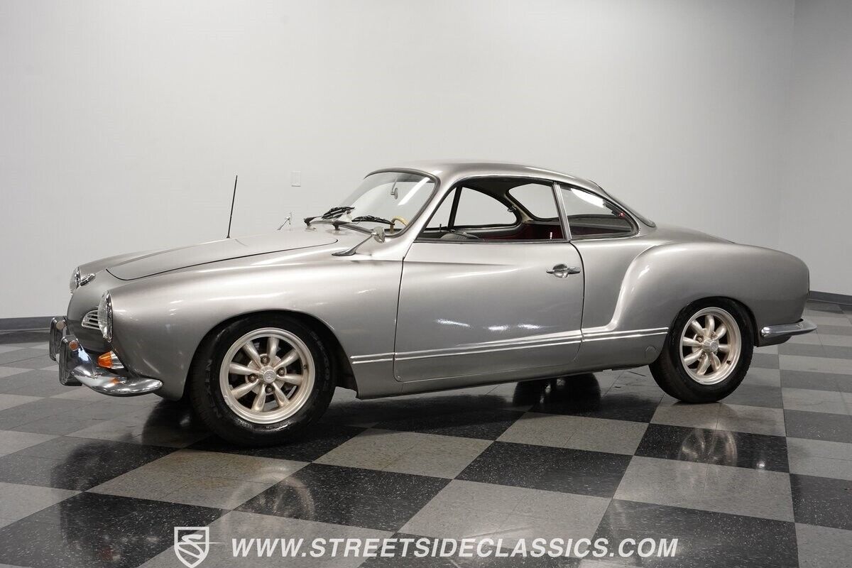 Volkswagen-Karmann-Ghia-Coupe-1969-6