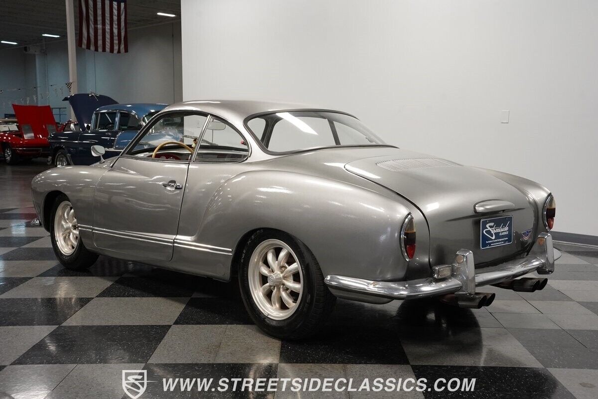 Volkswagen-Karmann-Ghia-Coupe-1969-9