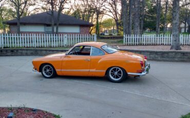 Volkswagen-Karmann-ghia-1971-orange-70811-1