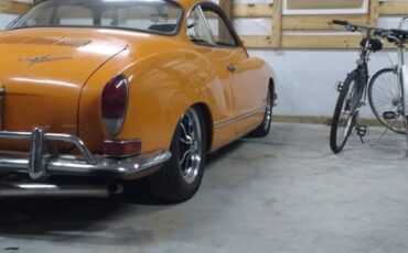 Volkswagen-Karmann-ghia-1971-orange-70811-12