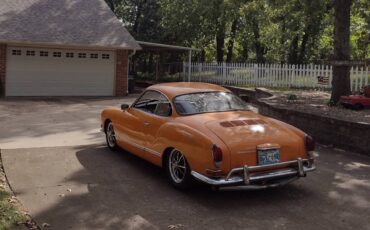 Volkswagen-Karmann-ghia-1971-orange-70811