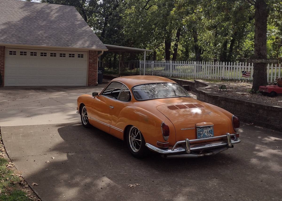 Volkswagen-Karmann-ghia-1971-orange-70811