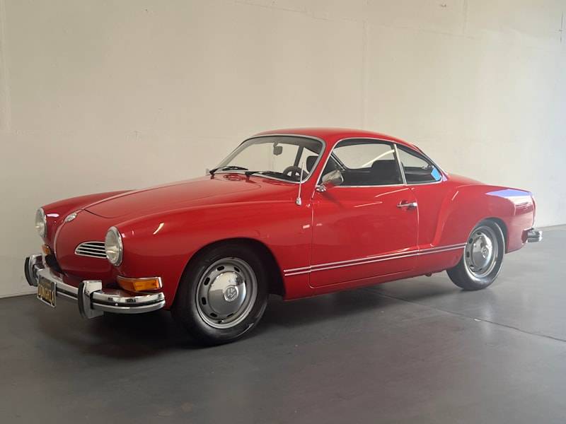 Volkswagen-Karmannghia-1974