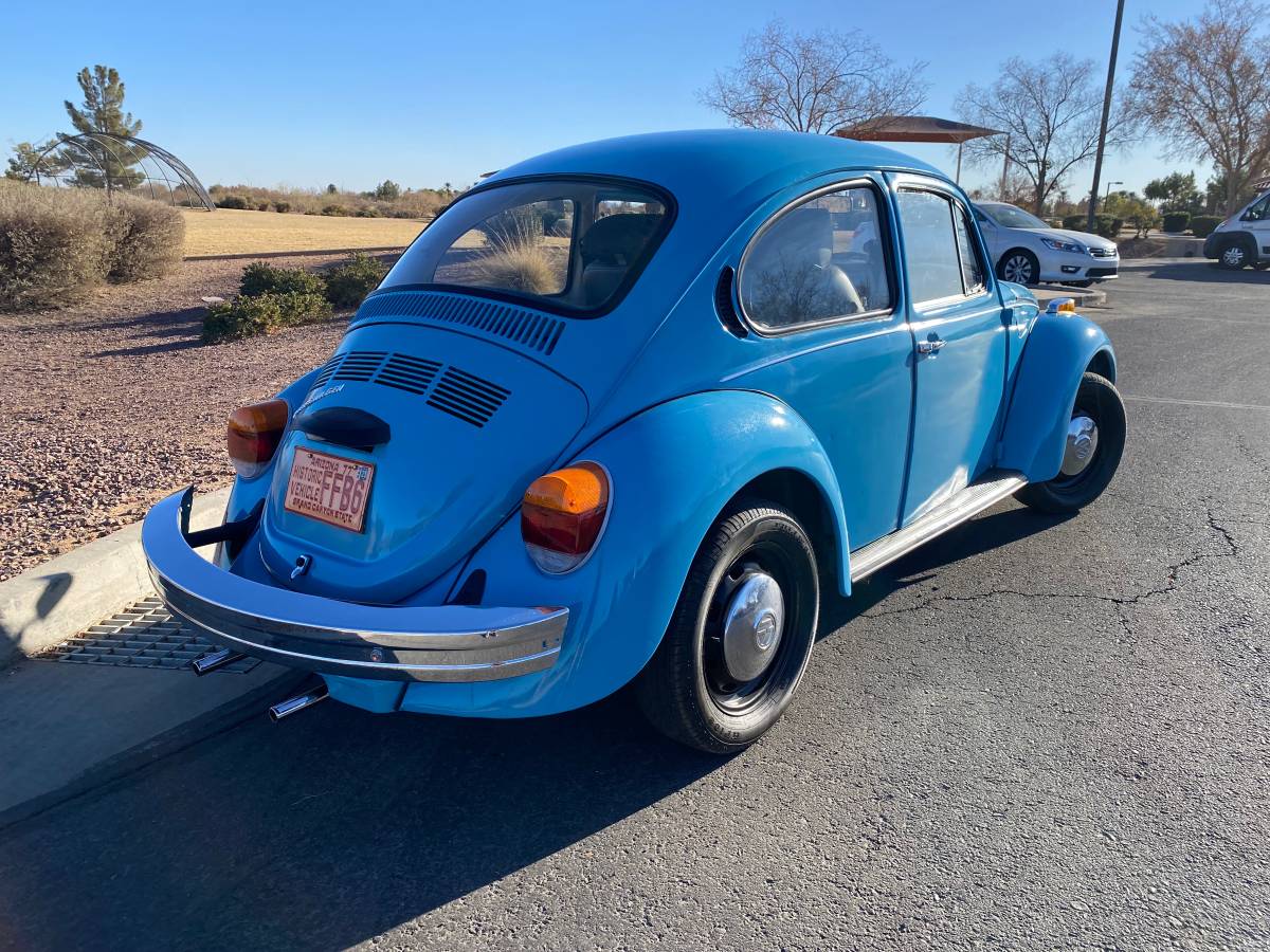 Volkswagen-Super-beetle-1974-5