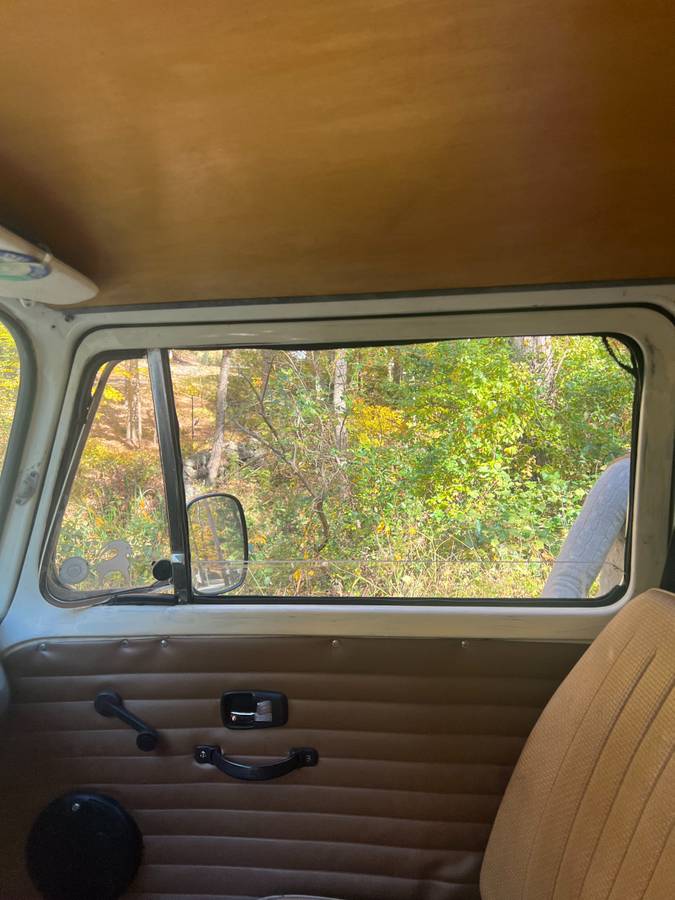 Volkswagen-T2-1971-16093-2