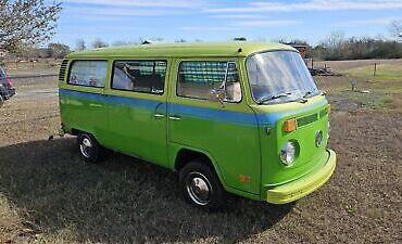 Volkswagen-Transporter-1973-Green-31121-1