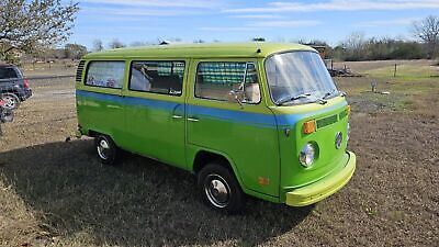 Volkswagen-Transporter-1973-Green-31121-1