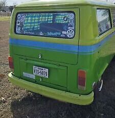 Volkswagen-Transporter-1973-Green-31121-2