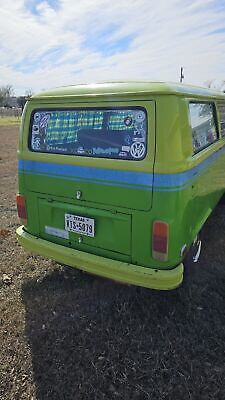 Volkswagen-Transporter-1973-Green-31121-2