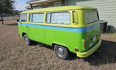 Volkswagen-Transporter-1973-Green-31121-3