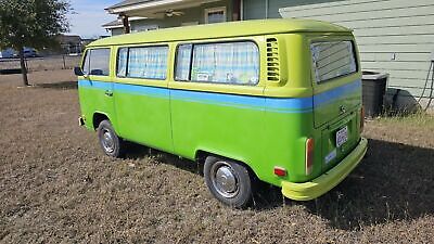 Volkswagen-Transporter-1973-Green-31121-3