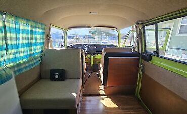 Volkswagen-Transporter-1973-Green-31121-6