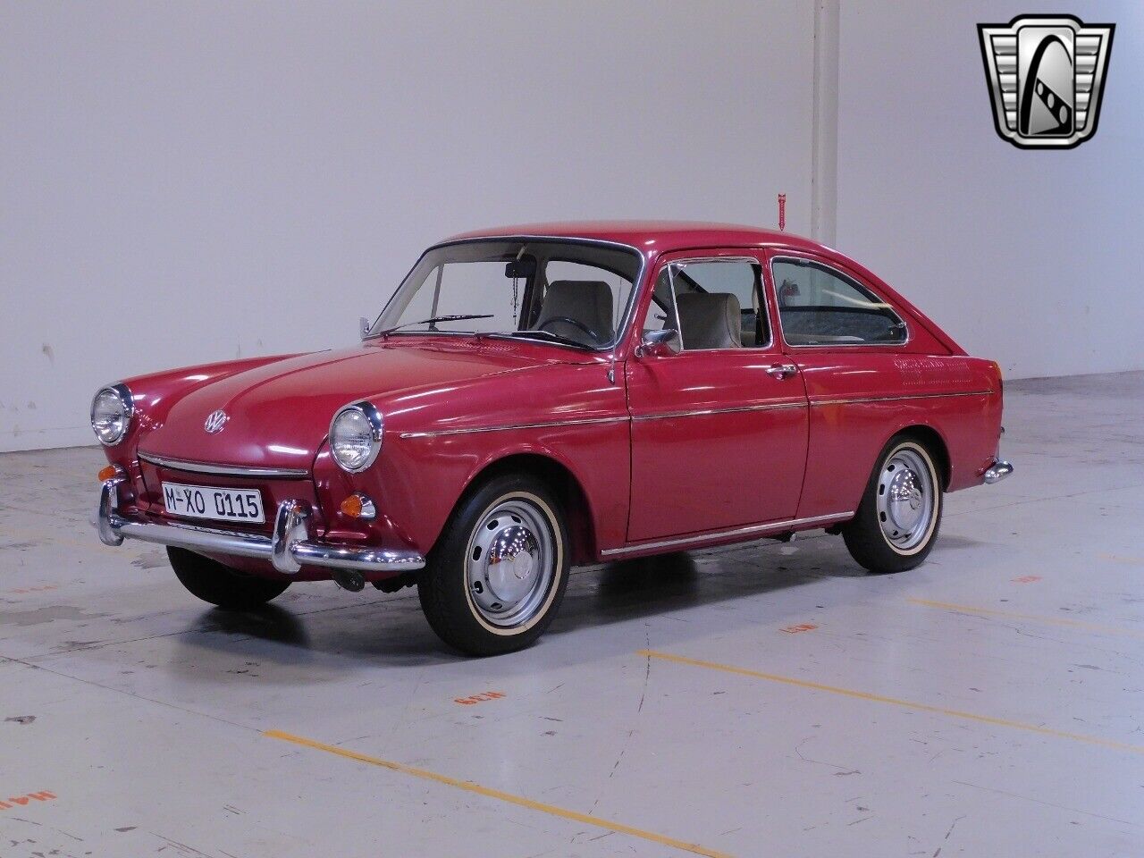 Volkswagen-Type-III-Coupe-1969-Red-White-83716-2