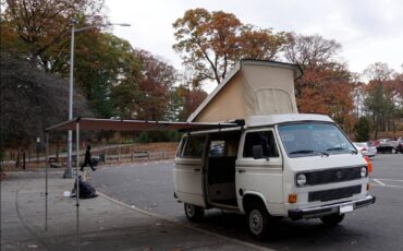 Volkswagen-Vanagon-1984-white-249448-1