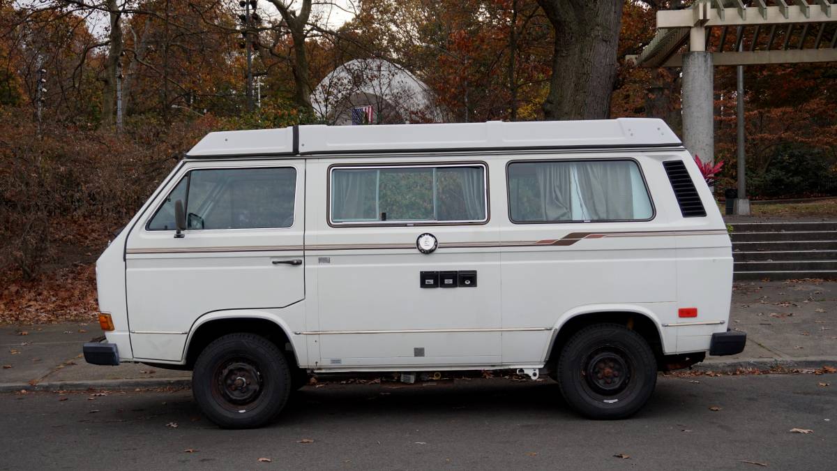 Volkswagen-Vanagon-1984-white-249448-3