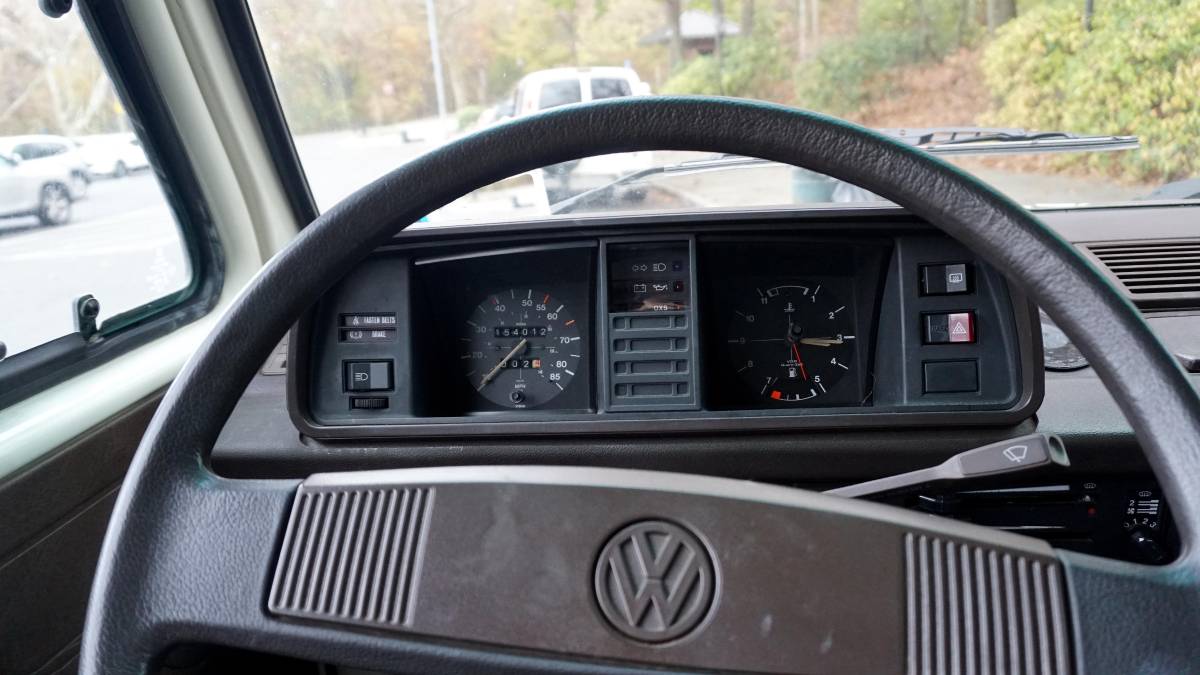 Volkswagen-Vanagon-1984-white-249448-9