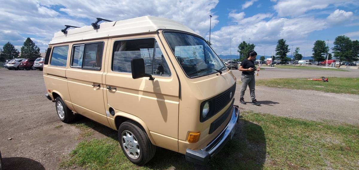 Volkswagen-Vanagon-1985-2