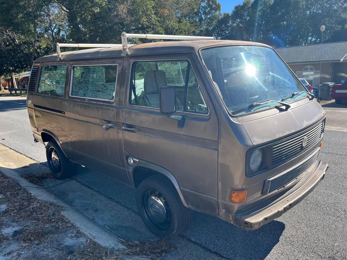 Volkswagen-Vanagon-1985-2