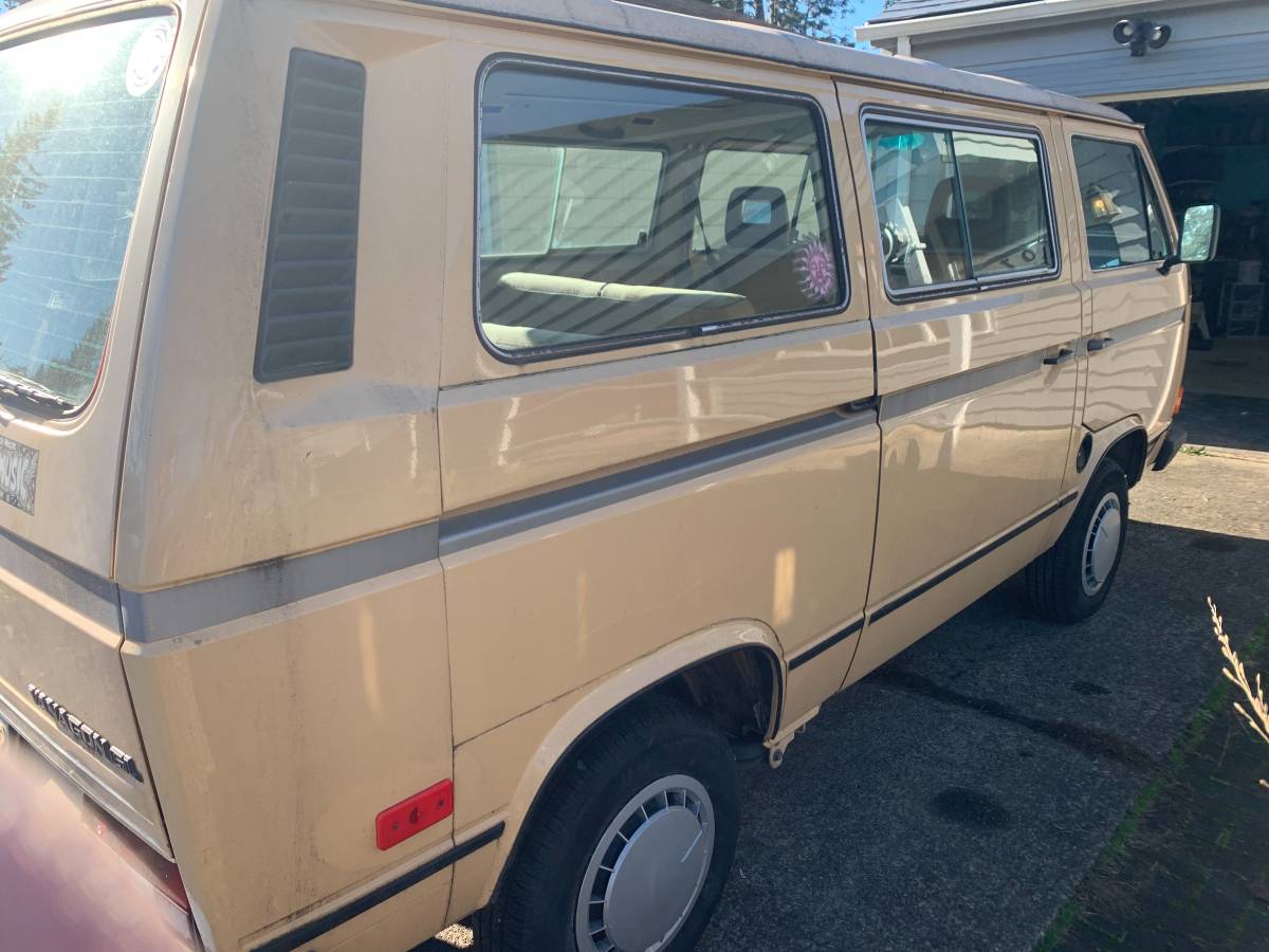 Volkswagen-Vanagon-1985-3