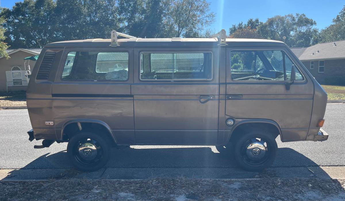 Volkswagen-Vanagon-1985-3