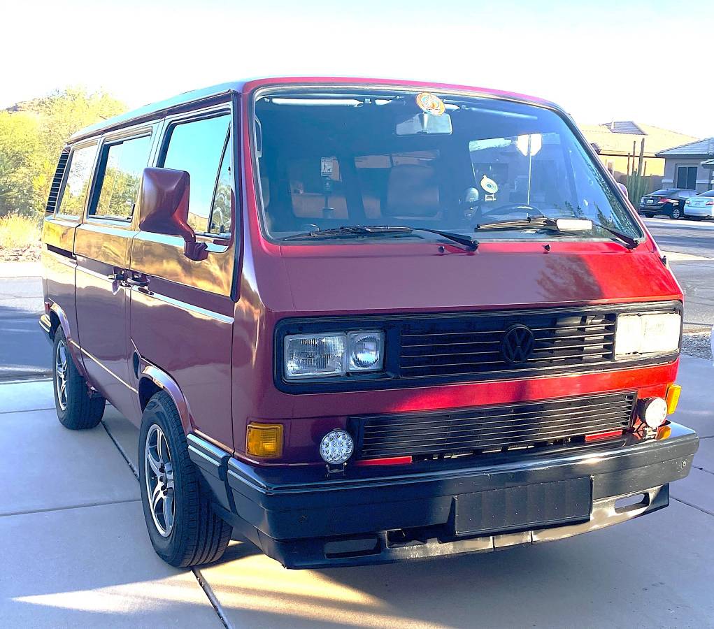 Volkswagen-Vanagon-bus-1989-red-318400-1