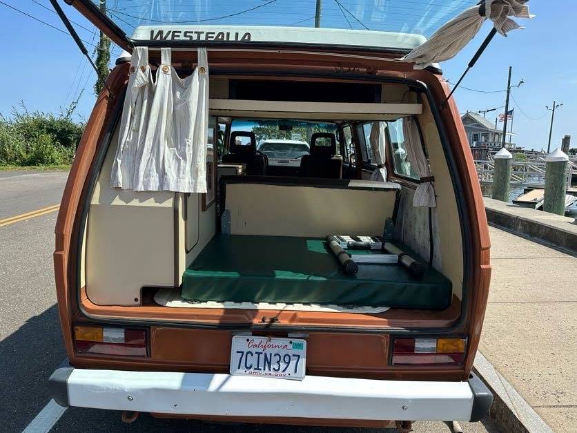 Volkswagen-Vanagon-westfalia-1984-19