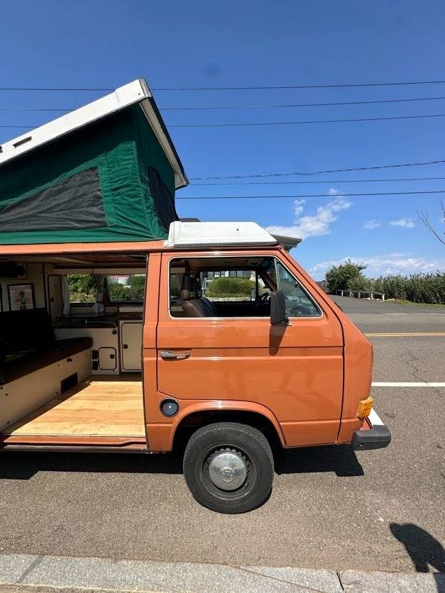 Volkswagen-Vanagon-westfalia-1984