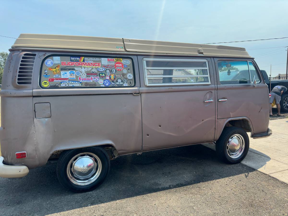 Volkswagen-Westfalia-1972-brown-70811-13