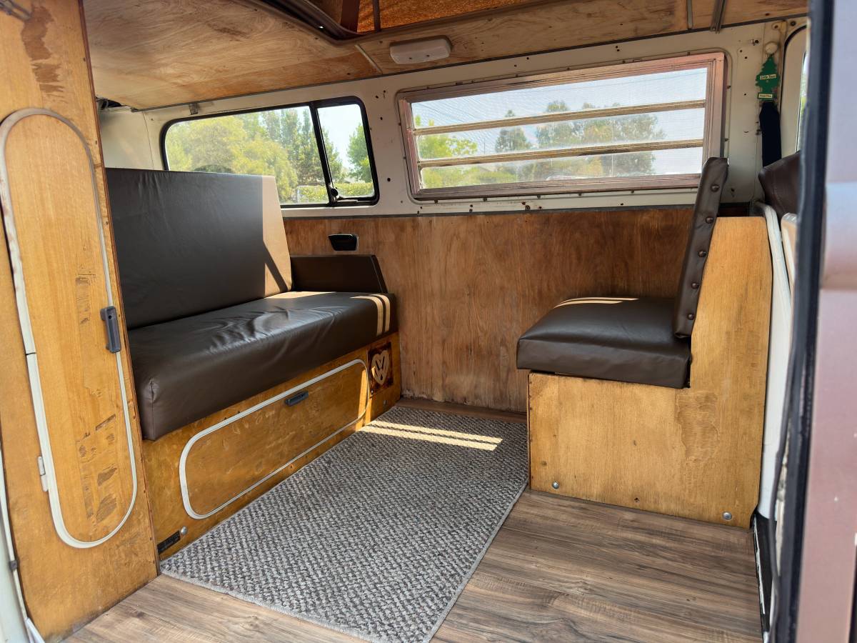 Volkswagen-Westfalia-1972-brown-70811-6