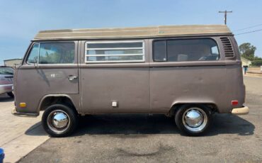 Volkswagen-Westfalia-1972-brown-70811-9