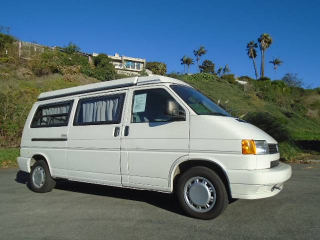 Volkswagen-Winnebago-camper-1995