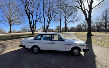 Volvo-240-dl-1985-white-290133-1