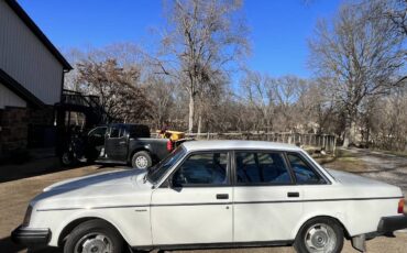 Volvo-240-dl-1985-white-290133-6