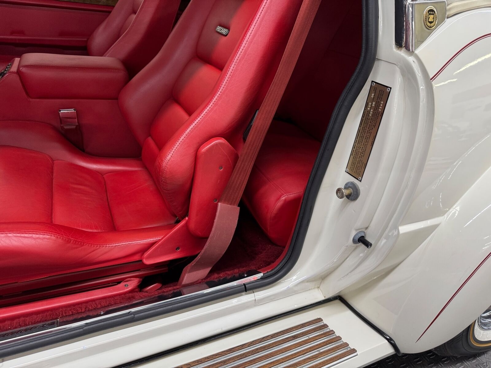 Zimmer-Golden-Spirit-Coupe-1986-White-Red-16818-39