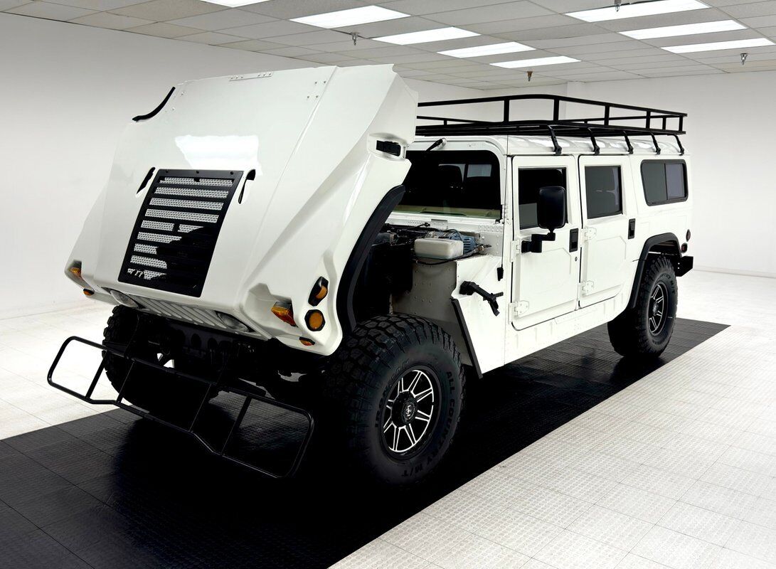 AM-General-Hummer-SUV-1995-White-Tan-155432-1