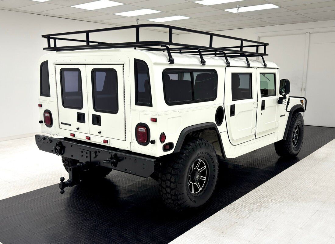 AM-General-Hummer-SUV-1995-White-Tan-155432-4