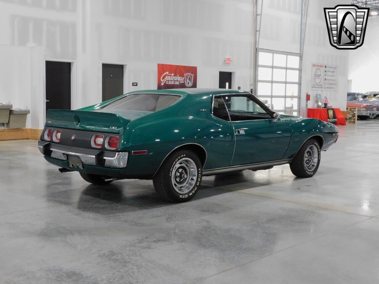 AMC-Javelin-Coupe-1974-Green-Black-113934-4