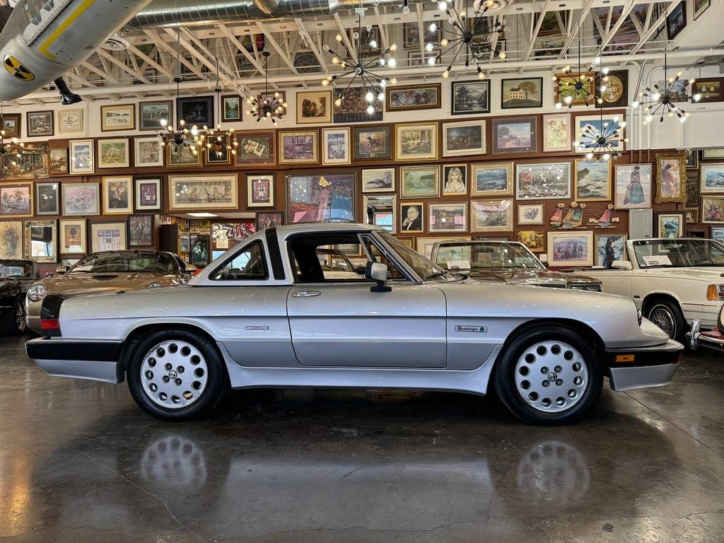 Alfa-romeo-Spider-1987-silver-96905-1