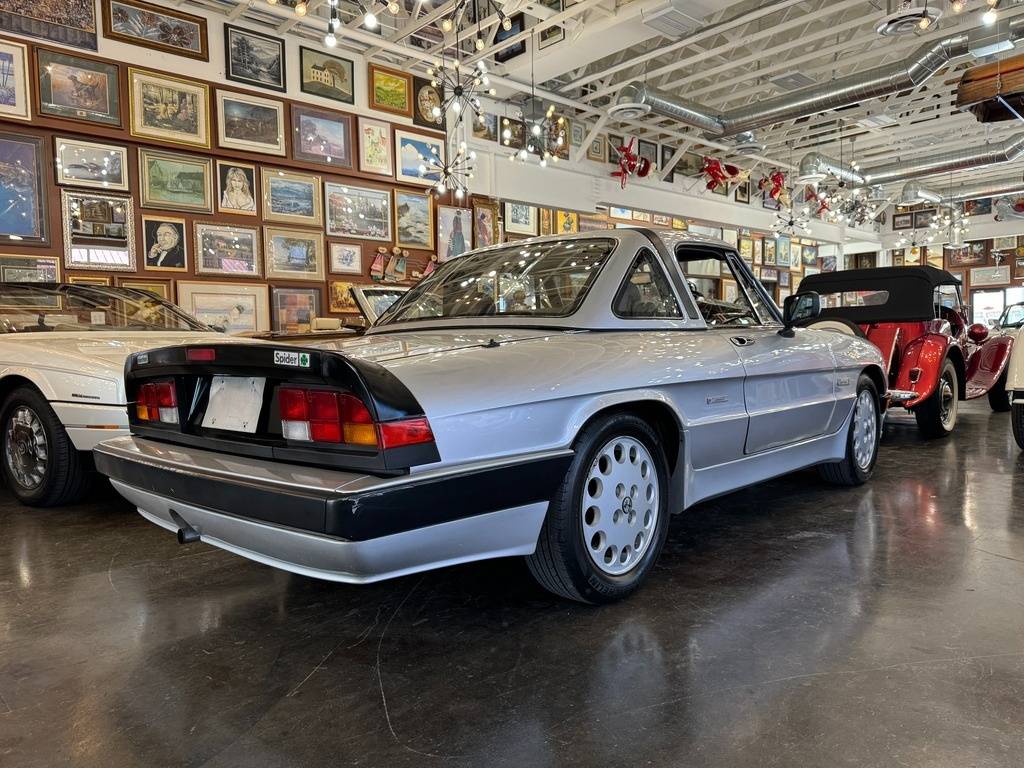 Alfa-romeo-Spider-1987-silver-96905-2