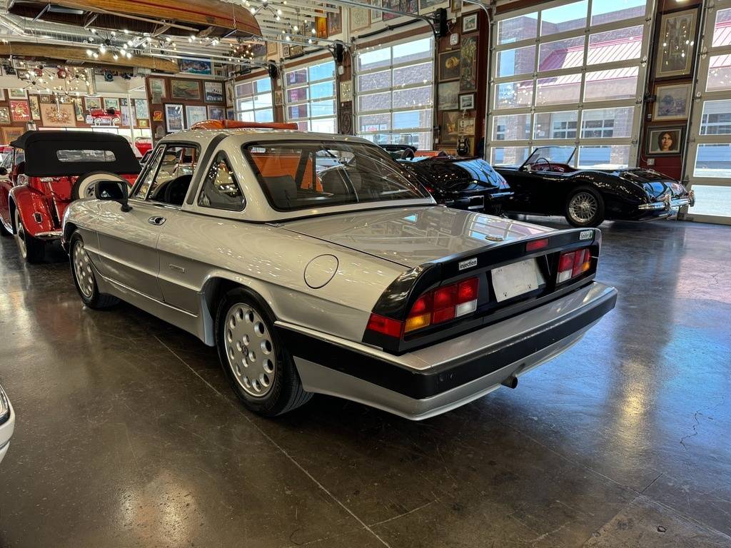 Alfa-romeo-Spider-1987-silver-96905-4