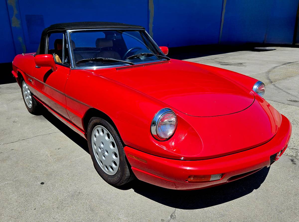 Alfa-romeo-Spider-1991-red-165978-1