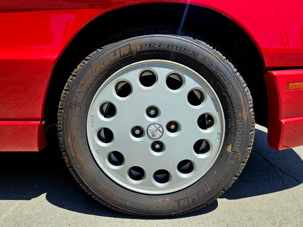 Alfa-romeo-Spider-1991-red-165978-12