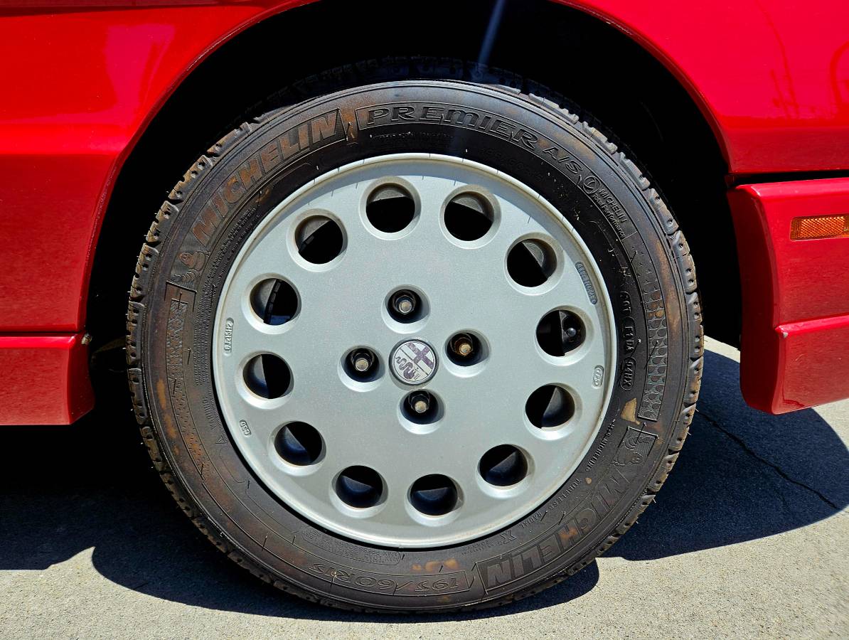 Alfa-romeo-Spider-1991-red-165978-13